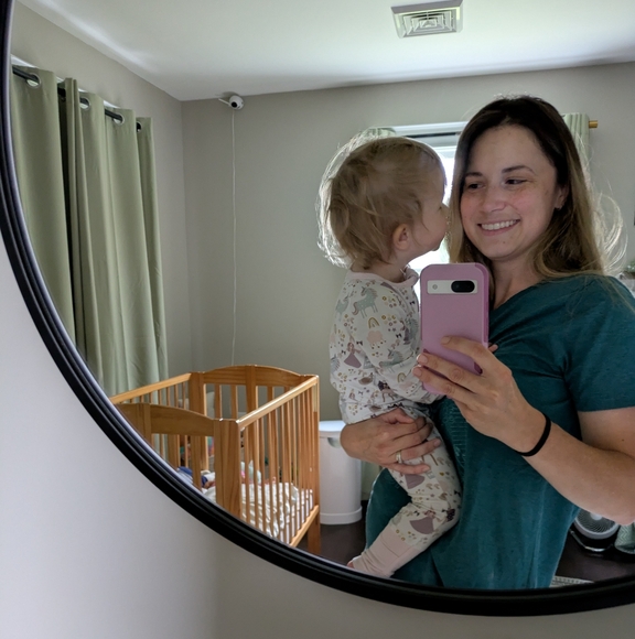 Meet your Posher, Traci - Picture 1 of 2